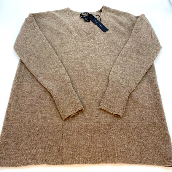 Tahari 100% extra fine Merino Wool - Picture 1 of 6